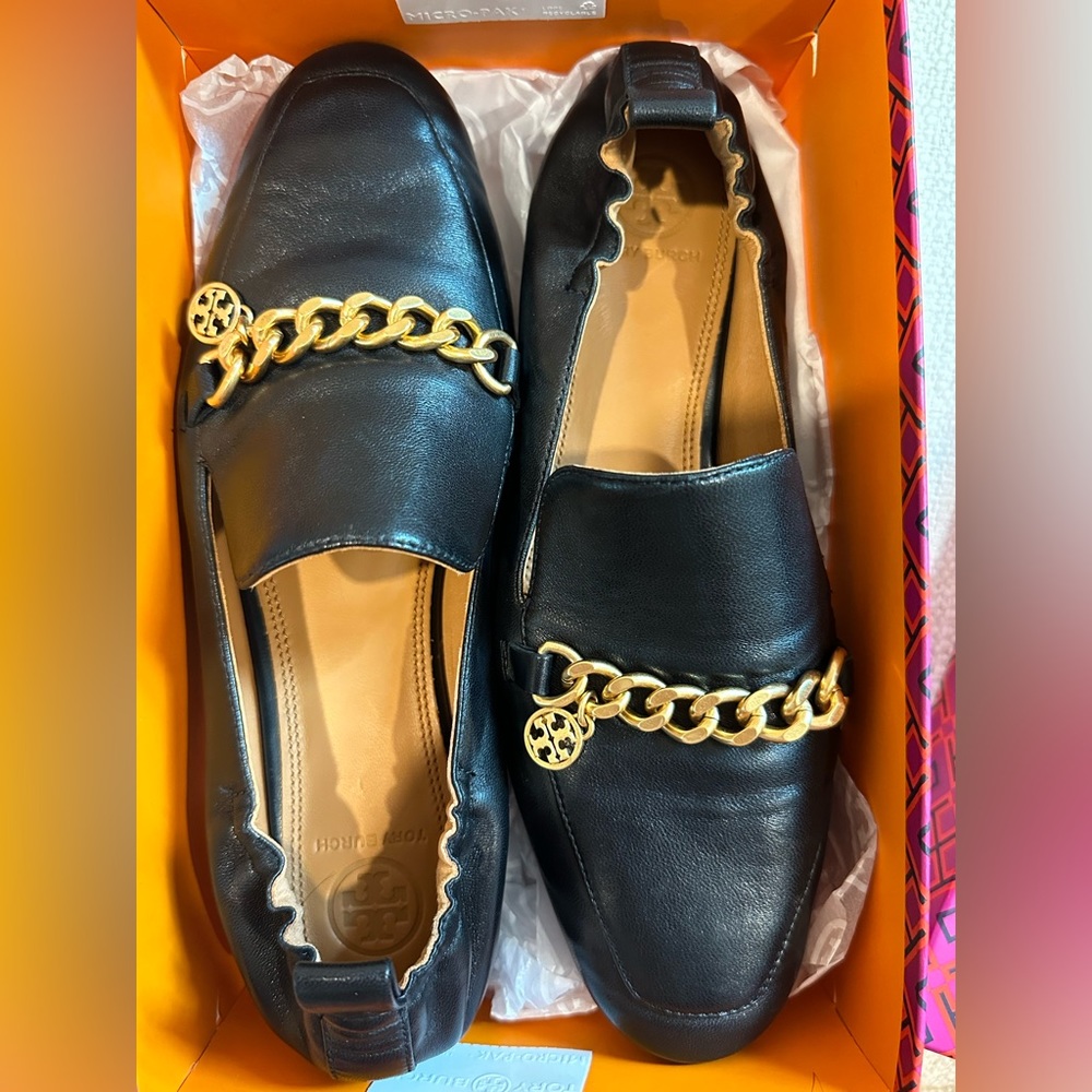 Tory Burch Benton charm loafer